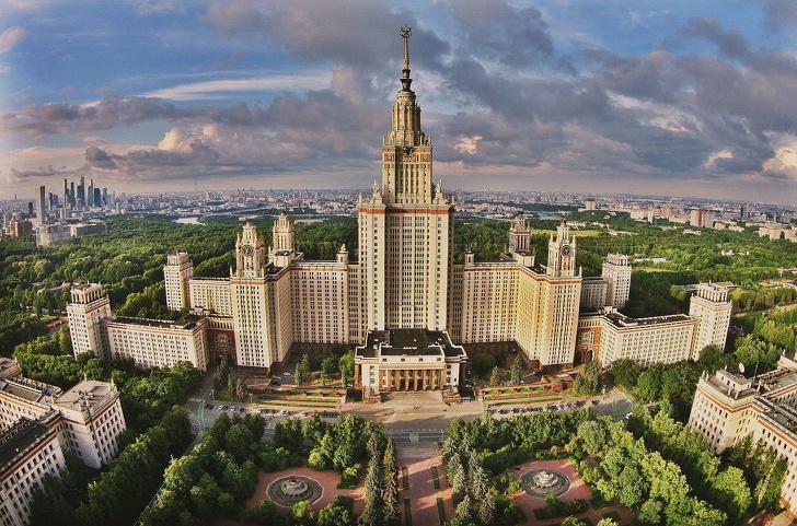 13 запаморочливих хмарочосів, які потрясли світ