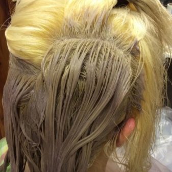 Через скільки можна фарбувати волосся після освітлення? Можливе фарбування волосся відразу після освітлення? Особливості фарбування в темний колір