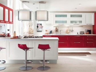 Червоно-біла кухня (65 фото): кухня білий верх червоний низ в дизайні інтер’єру. Які шпалери підійдуть до кухонного гарнітуру в червоно-білому кольорі?