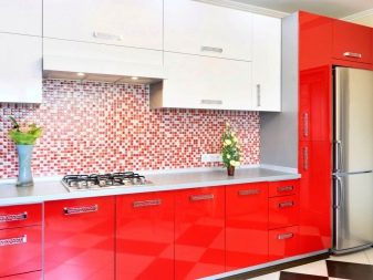 Червоно-біла кухня (65 фото): кухня білий верх червоний низ в дизайні інтер’єру. Які шпалери підійдуть до кухонного гарнітуру в червоно-білому кольорі?