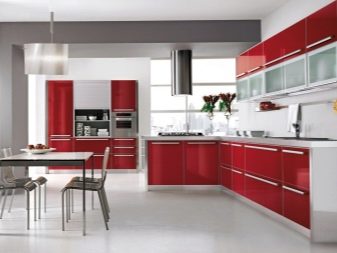 Червоно-біла кухня (65 фото): кухня білий верх червоний низ в дизайні інтер’єру. Які шпалери підійдуть до кухонного гарнітуру в червоно-білому кольорі?