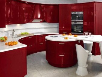 Червоно-біла кухня (65 фото): кухня білий верх червоний низ в дизайні інтер’єру. Які шпалери підійдуть до кухонного гарнітуру в червоно-білому кольорі?