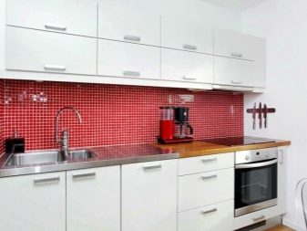 Червоно-біла кухня (65 фото): кухня білий верх червоний низ в дизайні інтер’єру. Які шпалери підійдуть до кухонного гарнітуру в червоно-білому кольорі?