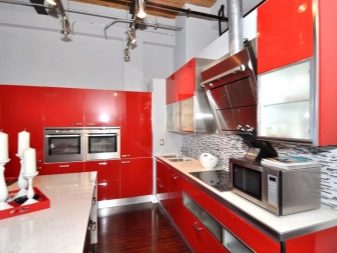 Червоно-біла кухня (65 фото): кухня білий верх червоний низ в дизайні інтер’єру. Які шпалери підійдуть до кухонного гарнітуру в червоно-білому кольорі?