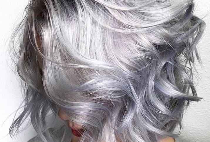 Димчастий колір волосся (36 фото): відтінки димчастий блонд і топаз, з блакитним і синім відливом
