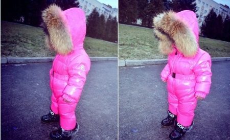 Дитячий комбінезон Moncler (65 фото): зимовий пуховий напівкомбінезон Монклер для дівчаток, відгуки