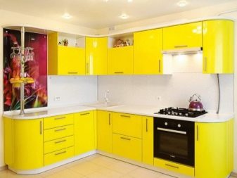 Дизайн кутових кухонь (123 фото): красиві варіанти кухонного гарнітура кутом в інтер’єрі, новинки дизайну та ідеї кольорів