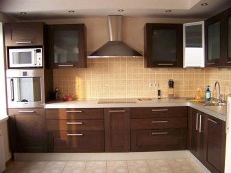 Дизайн кутових кухонь (123 фото): красиві варіанти кухонного гарнітура кутом в інтер’єрі, новинки дизайну та ідеї кольорів