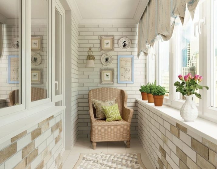 Дизайн лоджії (93 фото): сучасні ідеї оформлення інтер’єру великої лоджії, облаштування красивою вузької лоджії