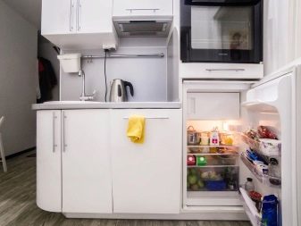Дизайн маленької кухні 5 кв. м з холодильником (70 фото): планування кімнати 5 квадратних метрів, малогабаритні кутові кухонні гарнітури в інтер’єрі
