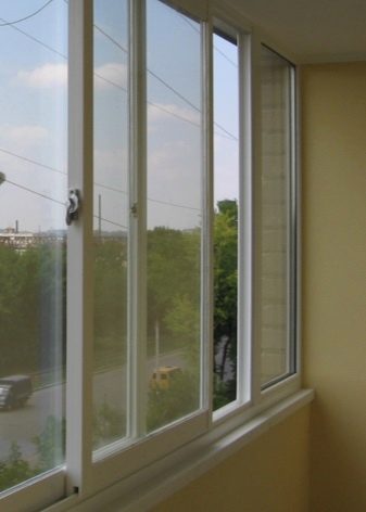 Дизайн вузького балкона (46 фото): ідеї інтер’єру балкона в квартирі і будинку. Варіанти обробки довгого балкона всередині. Як його облаштувати?