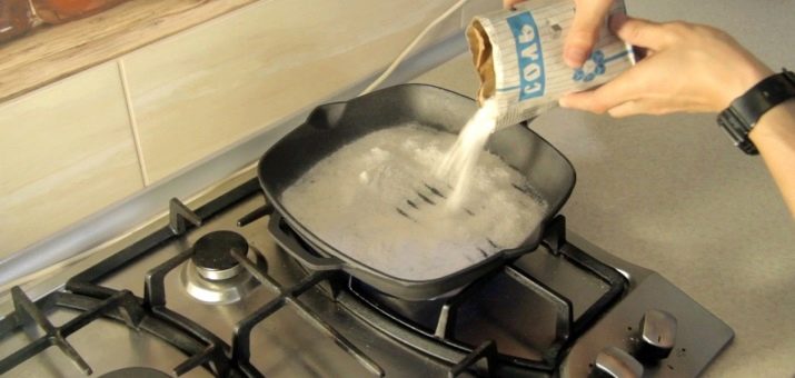 Догляд за чавунною сковородою: як нею користуватися? Як відновити сковорідку без покриття?