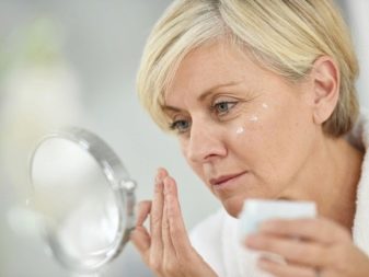 Догляд за шкірою обличчя в домашніх умовах після 50 років: поради косметолога, вечірні косметичні процедури для омолодження