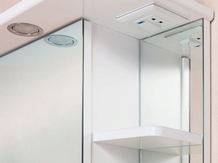 Дзеркало у ванну (169 фото): огляд дзеркал з дерева і інших матеріалів у ванну кімнату, дизайн дзеркал і ширина 120 і 100, 80 і 60 см, відгуки