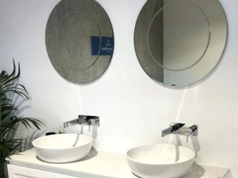 Дзеркало у ванну (169 фото): огляд дзеркал з дерева і інших матеріалів у ванну кімнату, дизайн дзеркал і ширина 120 і 100, 80 і 60 см, відгуки