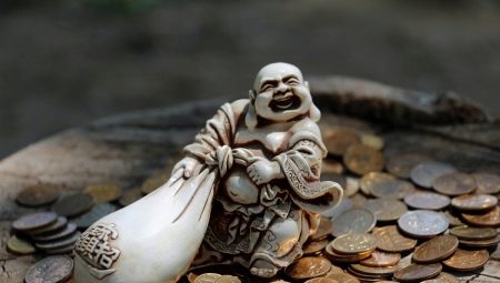 Хотей (26 фото): опис бога багатства, значення фігурок «смеющийся Будда». Куди ставити статуетки для виконання бажання?