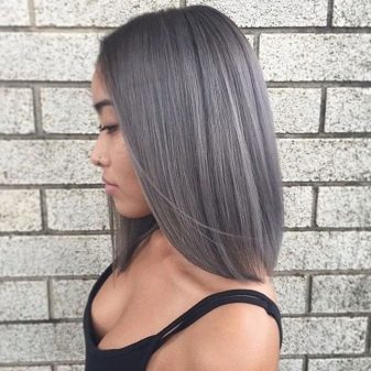 Каре з попелястим кольором волосся (31 фото): варіанти попелястого блонда на подовженому каре і з рівним зрізом, з темними корінням і з чубком