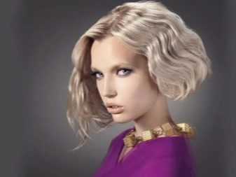 Каре з попелястим кольором волосся (31 фото): варіанти попелястого блонда на подовженому каре і з рівним зрізом, з темними корінням і з чубком