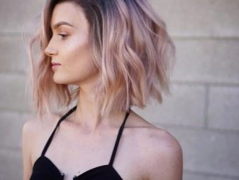Каре з попелястим кольором волосся (31 фото): варіанти попелястого блонда на подовженому каре і з рівним зрізом, з темними корінням і з чубком