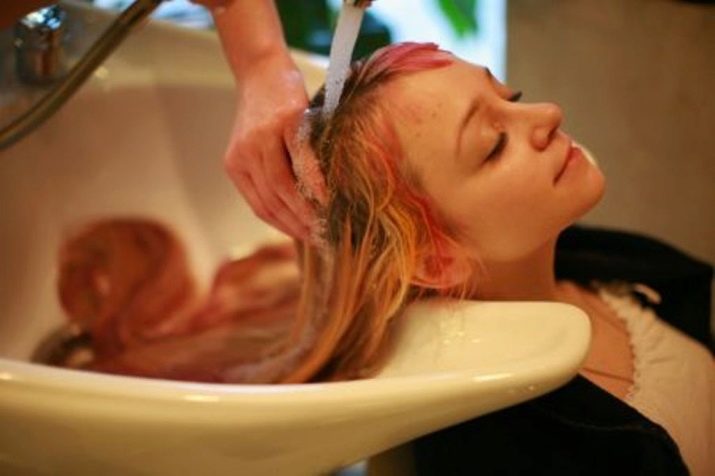 Каре з попелястим кольором волосся (31 фото): варіанти попелястого блонда на подовженому каре і з рівним зрізом, з темними корінням і з чубком