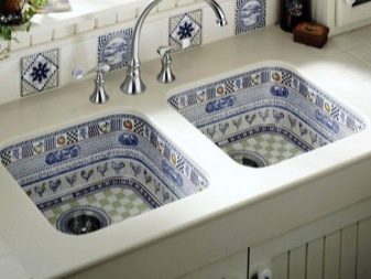 Керамічні мийки для кухні (43 фото): плюси і мінуси кухонних раковин з кераміки, розміри накладних та інших моделей, рекомендації по догляду