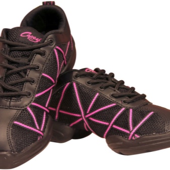 Кросівки для танців (49 фото): жіночі танцювальні моделі для хіп-хопу, джазовки, для спортивних танців