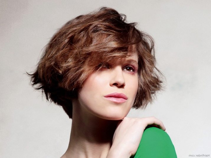 Локони праскою на коротке волосся (23 фото): як зробити хвилі і накрутити локони в домашніх умовах за допомогою випрямляча?