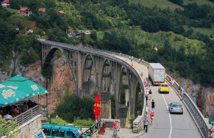 Міст Джурджевича (40 фото): опис мосту через річку Тара в Чорногорії. Особливості зиплайна. Як будувався міст? Як до нього дістатися?