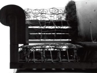 Маленькі дивани у вітальню (44 фото): розміри невеликих канапок, гарні приклади міні-диванів в інтер’єрі вітальні