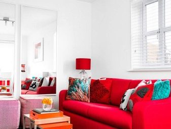 Маленькі дивани у вітальню (44 фото): розміри невеликих канапок, гарні приклади міні-диванів в інтер’єрі вітальні