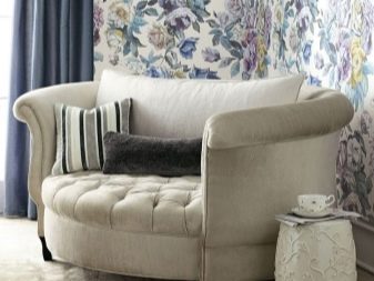 Маленькі дивани у вітальню (44 фото): розміри невеликих канапок, гарні приклади міні-диванів в інтер’єрі вітальні