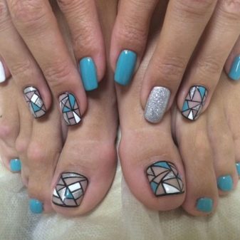 Манікюр і педикюр в одному стилі (76 фото): літні і зимові ідеї в однаковому кольорі, модні тенденції 2020-2021