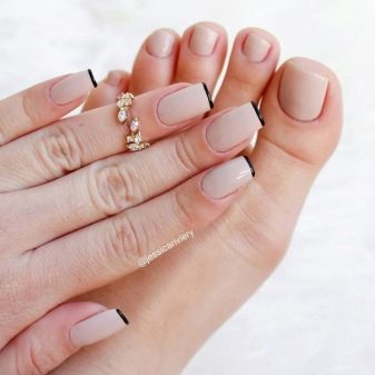 Манікюр і педикюр в одному стилі (76 фото): літні і зимові ідеї в однаковому кольорі, модні тенденції 2020-2021