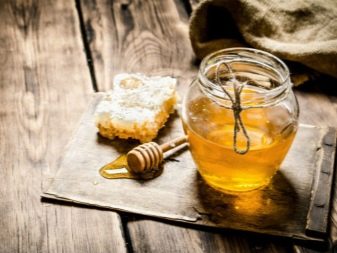 Маска для обличчя з сиру: сирна маска в домашніх умовах від зморшок, рецепти для жирної шкіри, що в’яне з додаванням полуниці
