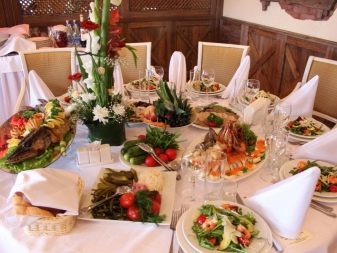 Меню на весілля (57 фото): які закуски і салати приготувати для весільного столу? Як скласти банкетне меню? Фрукти і страви для банкету