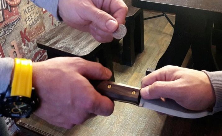 Можна дарувати ножі в подарунок? Прикмети для чоловіків і жінок. Чи варто приймати подарунок? Як правильно дарувати набір кухонних ножів?