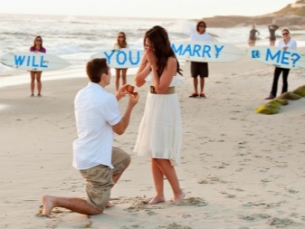 На який палець одягають обручку (73 фото): на якій руці слід носити кільце для заручин і як його вибрати