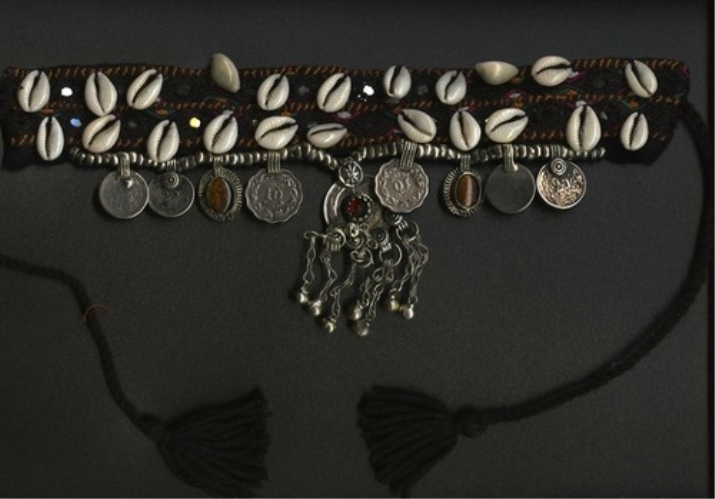 Намисто (124 фото): як носити моделі з тканини і біжутерію, модні 2020 з гірського кришталю, дівчаткам і дорослим, з сердоліку і кварцу