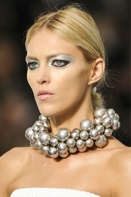 Намисто (124 фото): як носити моделі з тканини і біжутерію, модні 2020 з гірського кришталю, дівчаткам і дорослим, з сердоліку і кварцу