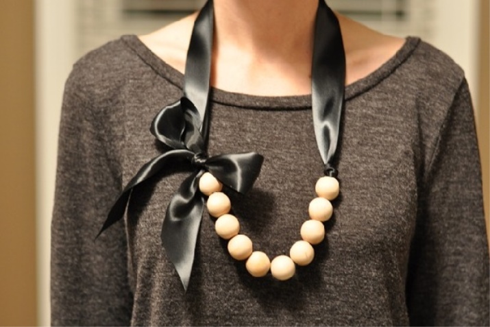 Намисто (124 фото): як носити моделі з тканини і біжутерію, модні 2020 з гірського кришталю, дівчаткам і дорослим, з сердоліку і кварцу