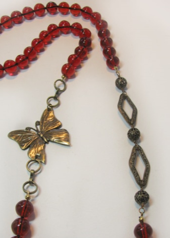 Намисто (124 фото): як носити моделі з тканини і біжутерію, модні 2020 з гірського кришталю, дівчаткам і дорослим, з сердоліку і кварцу