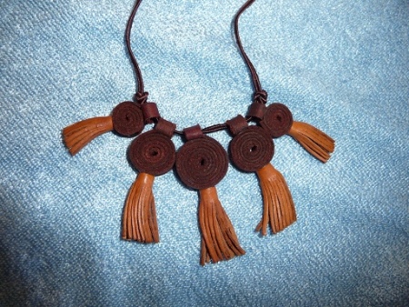 Намисто (124 фото): як носити моделі з тканини і біжутерію, модні 2020 з гірського кришталю, дівчаткам і дорослим, з сердоліку і кварцу