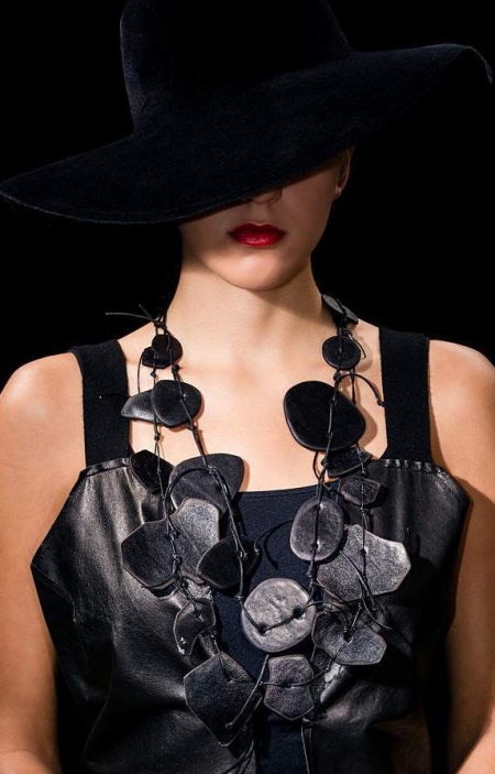 Намисто (124 фото): як носити моделі з тканини і біжутерію, модні 2020 з гірського кришталю, дівчаткам і дорослим, з сердоліку і кварцу