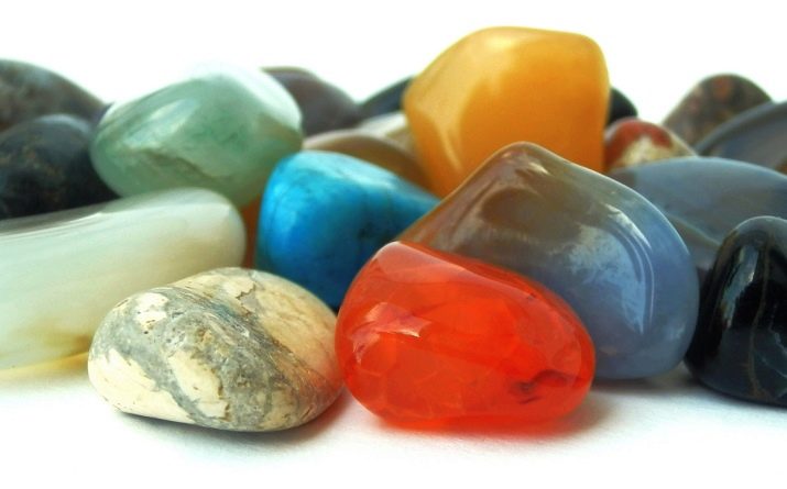 Напівдорогоцінне каміння (38 фото): назви та опис різних видів напівдорогоцінного каміння. Види огранок каменів у ювелірних виробах
