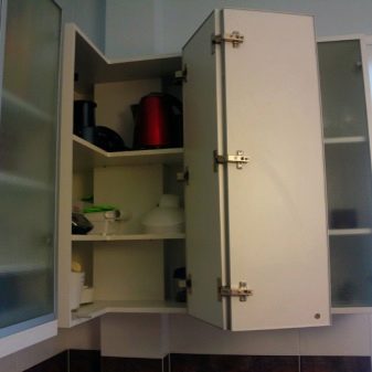 Навісні шафи для кухні (56 фото): кухонні підвісні настінні верхні шафки 36-60 см і 72-96 см, інші варіанти