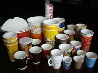 Одноразовий посуд (39 фото): пластикова та паперовий посуд. Вибір набору. Допускається повторне використання?