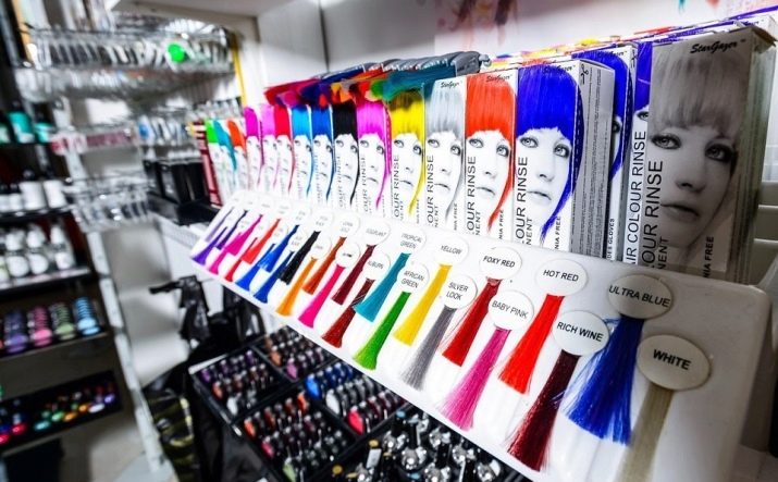 Пасма фіолетового кольору на темному волоссі: вибір відтінку, фарбування локонів середньої довжини, коротких і довгих волосся відтіночним бальзам