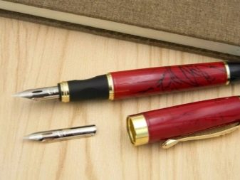 Перо для каліграфії: види пір’яний каліграфічної ручки, правила вибору, використання набору