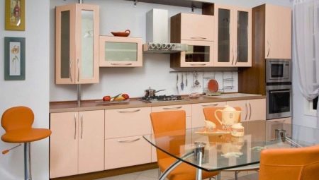 Персикові кухні (61 фото): нюанси вибору кухонного гарнітура кольору персика в інтер’єр, поєднання персикового з іншими тонами, варіанти дизайну