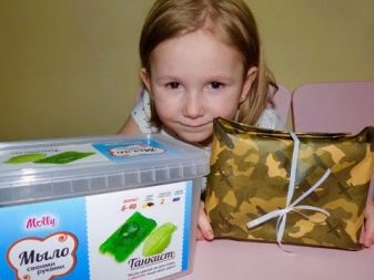 Подарунки татові на 23 Лютого своїми руками: як зробити презенти з паперу або солодкий гостинець?